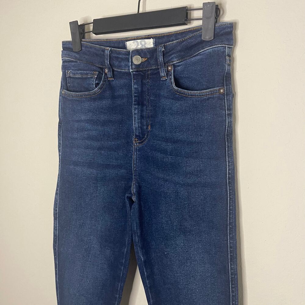 Free People High-Rise Skinny Jeans Dark Wash Cutoff Hem - Size 28 - Picture 4 of 4